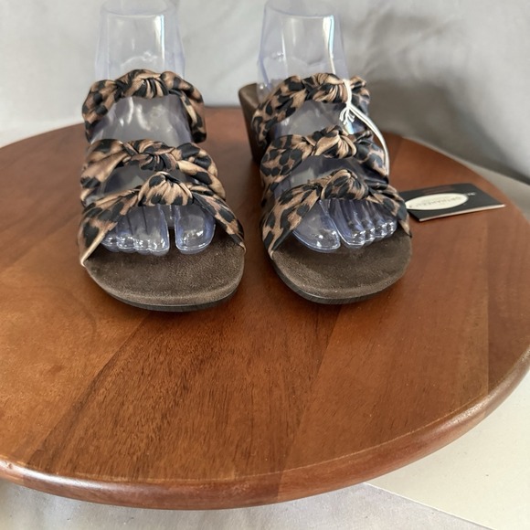 Vionic Rizzo Wedge Sandals Black Sz 8 Leopard Print New w/o Box Comfort - Picture 3 of 13